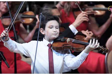 Armenian violinist wons second place at International Showcase Music  Competition