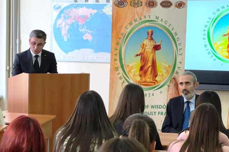 A lecture on "Philosophical heritage of Makhtumkuli - the basis of the foreign doctrine of Turkmenistan" at Yerevan state university.