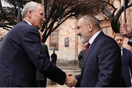 Пашинян и Столтенберг обсудили вопросы взаимодействия Армения-НАТО