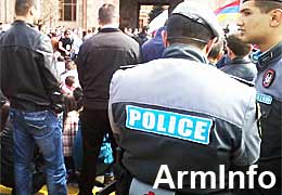 Обманутые дольщики "Глендел Хилз" устроили транспортный коллапс на площади Республики