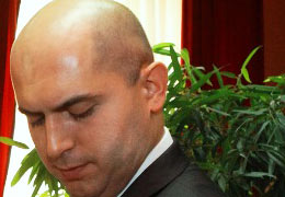 Газета: Армен Ашотян начал собирать личные вещи в своем рабочем кабинете