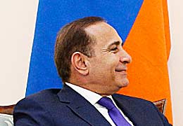 Овику Абрамяну предложили перенести здание армянского правительства в Москву