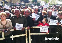Под возгласы <Сержик уходи!> завершился митинг вневластной тройки в Абовяне