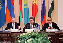 Инцидент во время заседания ПА ОДКБ в Ереване - армянские депутаты требуют перевод с русского на армянский