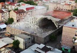 Движение "Освободим памятник от олигарха" потребовало от полиции Армении обеспечить безопасность активистов в случае возможных провокаций