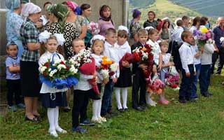 On Knowledge Day SCR CJSC has prepared presents for schoolchildren of  Fioletovo village 