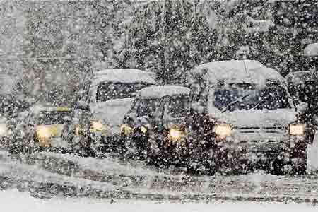 В Армении есть закрытые автодороги, в ряде регионов идет снег, КПП <Верхний Ларс> открыт