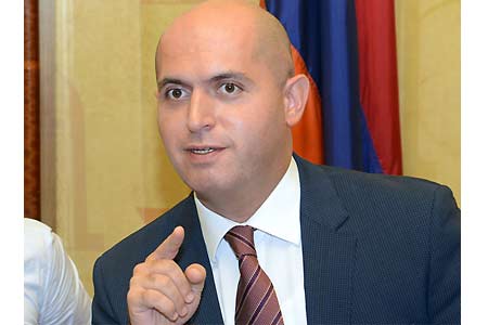 Суд отказал Армену Ашотяну в участии в съезде Европейской народной партии