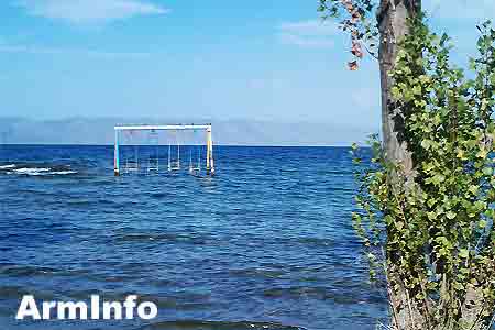 Министр: Уровень озера Севан в 2019г повысился на 6 см