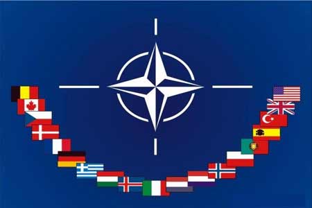 Столтенберг: В НАТО обсудят усиление активности РФ, в том числе и в Карабахе