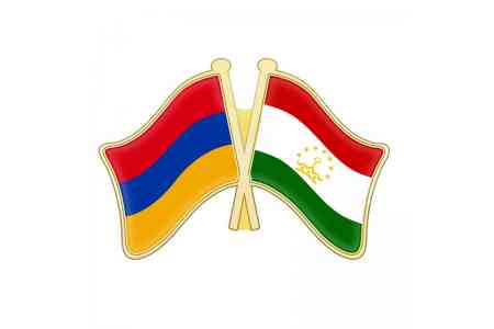 Armenian, Tajik FMs consider prospects for trade and economic  cooperation