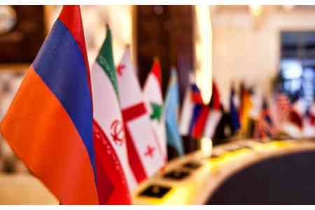 Экс-посол Израиля в Армении: Развивать отношения с Ираном, Россией и Западом Армению вынуждает военная и политическая блокада Турцией и Азербайджаном