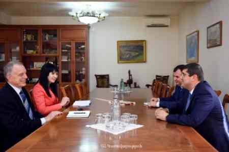 Araik Harutyunyan and Hans-Jochen Schmidt discussed prospects for  cooperation between Artsakh and Germany in a number of economic  spheres