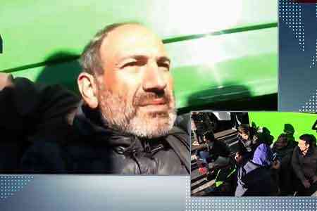 Pashinyan returns to protestors 