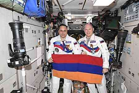 Флаги Армении и Еревана развернуты на борту МКС по случаю 100-летия Первой Республики и 2800-летия Еревана