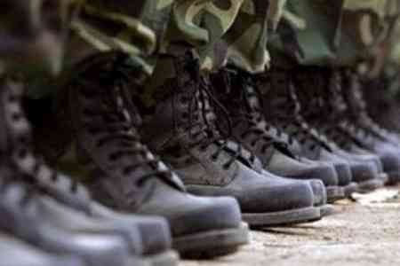 Բեգլարյան. Արցախում բանակում ժամկետային զինծառայության զորակոչը դադարեցնելու հարց չի քննարկվում