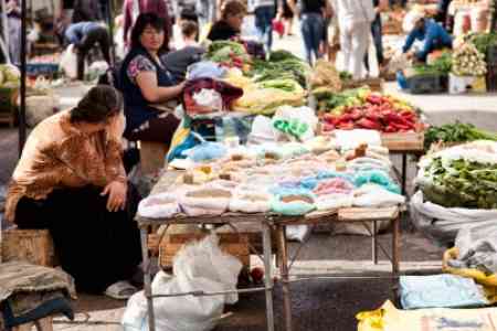 Мэр Еревана поручил усилить контроль над уличной торговлей