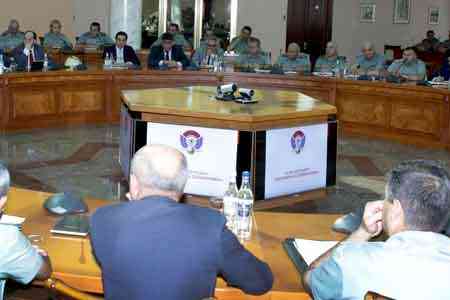 Opposition MPs propose to convene extraordinary session of RA NA  Standing Committee on Defense on October 15 to consider situation in  southeastern borders of Armenia