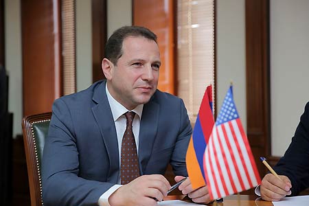 Глава Минобороны Армении в Нью-Йорке провел встречи с главами оборонных ведомств Кипра и Греции