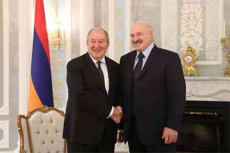 Armen Sarkissian discusses with Alexander Lukashenko about supplies  of weapons to Minsk by Baku 