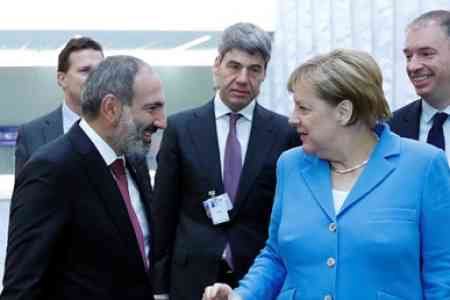 Меркель: Германия не намерена никак вмешиваться во внутриполитические процессы в Армении