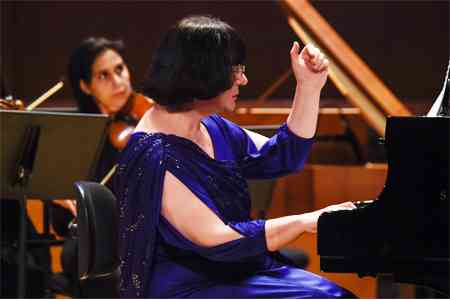 "Президентский концертный сезон" в Ереване начался с выступления выдающейся пианистки Светланы Навасардян