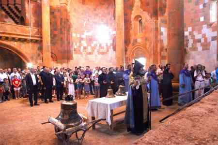 В Степанакерте состоялась церемония освящения Кафедрального собора Покрова Пресвятой Богородицы