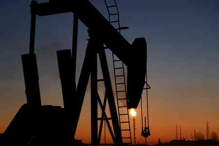 Азербайджанская экономика крепко сидит на <нефтяной игле>