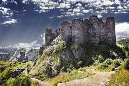 Замминистра: При согласии ряда чиновников территория крепости Амберд  в 2013 году была выведена из зоны охраны объекта культурного наследия