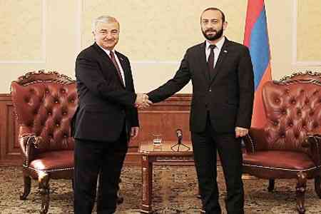 Ararat Mirzoyan and Ashot Gulyan congratulated Armenian citizens on  Independence Day