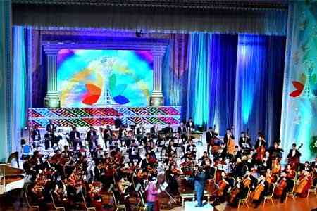 Концертом во Дворце мукамов завершился гуманитарный форум СНГ