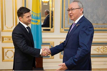 Вице-спикер Сената парламента Казахстана встретился с президентом Украины