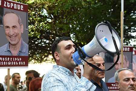 Сторонники второго президента Армении требуют от Омбудсмена объявить Кочаряна политзаключенным и защитить его права