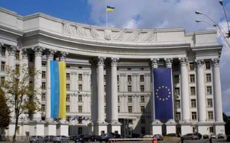 Владимир Зеленский намерен заменить послов Украины в 12 странах, в том числе и Армении