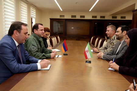 Давид Тоноян и посол Ирана в Армении обсудили перспективы сотрудничества