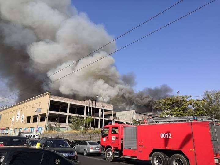 Пожар на складе бытовой техники в «Малатия Молл» локализован