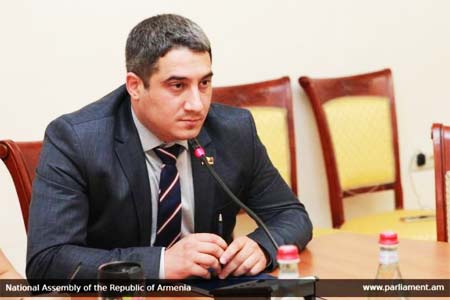 Парламент Армении приостановил полномочия депутата от  партии<Мой шаг> Эдгара Аракеляна