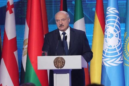 Лукашенко предложил создать антитеррористический фронт из ООН, ОБСЕ, ЕС, ОДКБ, СНГ, ШОС