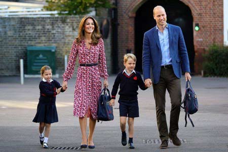 Фото дня: принцесса Шарлотта впервые пошла в школу