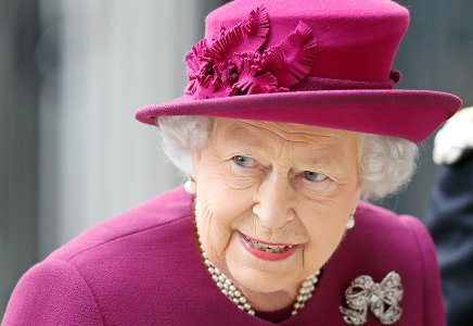 Королева Великобритании утвердила законопроект об отсрочке Brexit