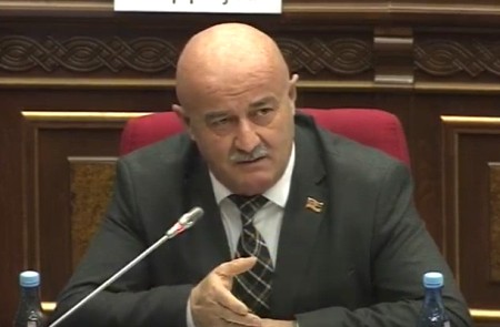 Депутат от <Моего шага> предложил провести референдум о недоверии правительству из- за ситуации с Амулсаром