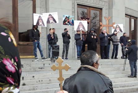 BBC: "У нас украли веру": как Армянская апостольская церковь оказалась на грани раскола