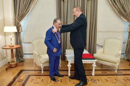 В Азербайджане ушел в отставку Рамиз Мехтиев, серый кардинал и "человек России"