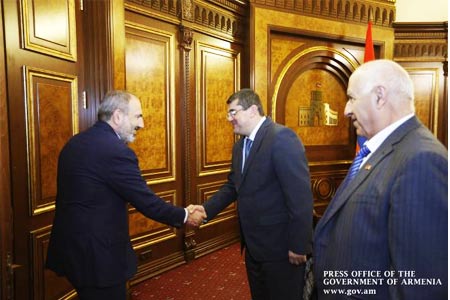 Nikol Pashinyan and Ararat Mirzoyan received Artsakh parliamentary  delegation led by Chairman of Free Homeland Party Arayik Harutyunyan