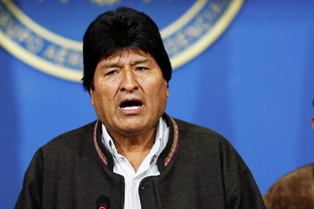 Президент Боливии ушел в отставку после требования военных