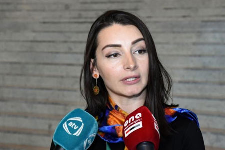 Абдуллаева: Баку не видит какой-либо роли Парижа в прекращении огня в Карабахе