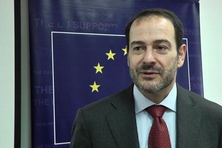 Люк Девин: Евросоюз содействует усилиям МГ ОБСЕ по исключительно мирному урегулированию карабахского конфликта