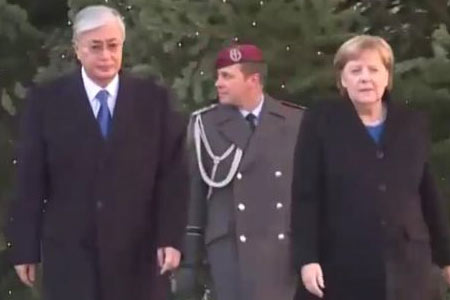 Ангела Меркель принимает президента Казахстана Касым-Жомарта Токаева в Берлине