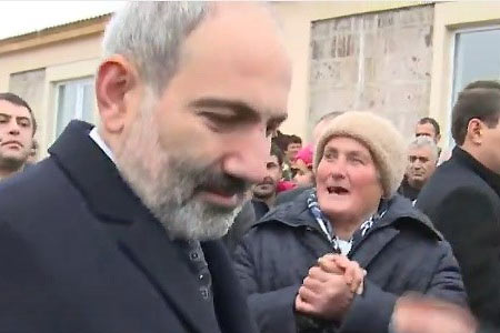 Nikol Pashinyan  visited the Shirakamut community Lori region  of Armenia to pay tribute to the victims of the earthquake