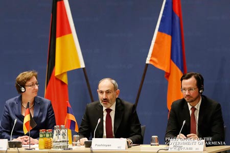 Пашинян: Мы будем воспринимать нападение Азербайджана на Карабах как нападение на Республику Армения